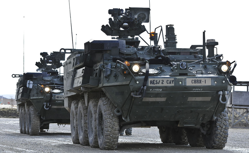 США отправили в Украину 90 БМП Stryker, они уже прибыли в Германию (видео)
