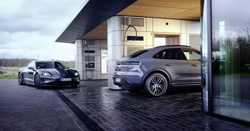 Porsche Revela su Nuevo Charging Lounge: Innovación en Movilidad Eléctrica