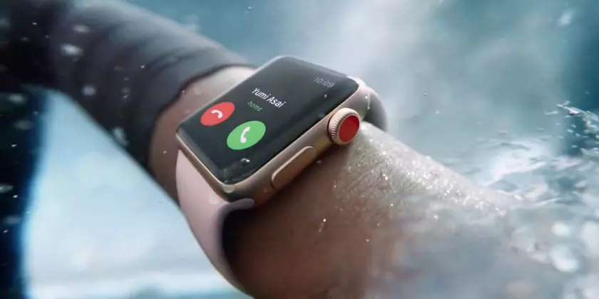 В следующем поколении Apple Watch увеличат размер дисплея и полностью уберут механические кнопки
