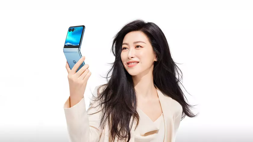Motorola Razr 40 Ultra – Snapdragon 8+ Gen 1, два 165-Гц дисплея AMOLED и стереодинамики по цене от $800