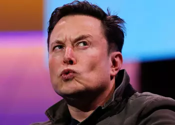 Tesla — это вам не Apple: Илон Маск раскритиковал Apple за «огороженный сад», App Store и кобальт