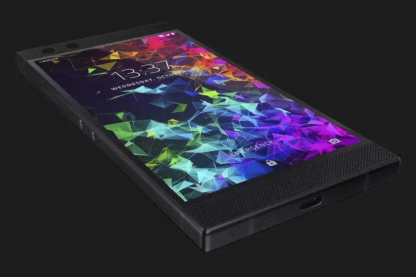 Прототип Razer Phone 3 появился на фотографиях: тройная камера и уменьшенные рамки