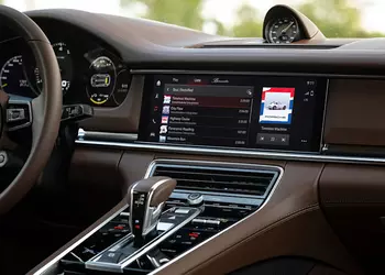 В автомобилях Porsche могут появится встроенные приложения Google
