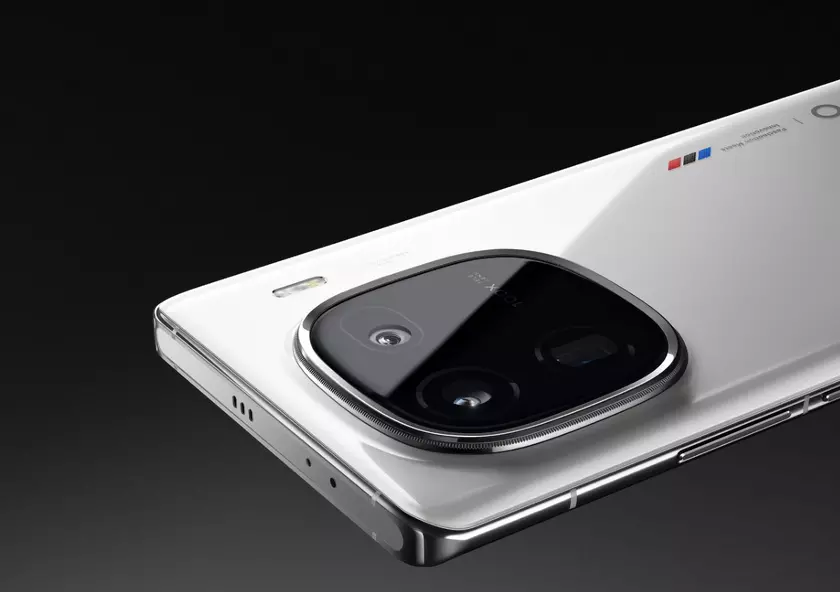 Подтверждено: iQOO 12 Pro получит 2K E7 AMOLED дисплей на 144 Гц, до 16 ГБ ОЗУ, до 1 ТБ ПЗУ, защиту IP68 и чип Snapdragon 8 Gen 3