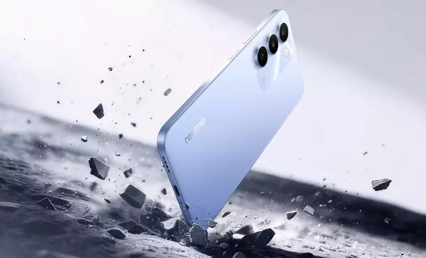 Смартфон Realme C83 5G в защищенном корпусе