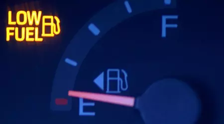 Помер автор стрілки, що вказує бік розташування лючка бензобака