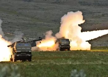 HIMARS одной высокоточной ракетой GMLRS уничтожил сразу две российские реактивные системы залпового огня БМ-21 «Град»