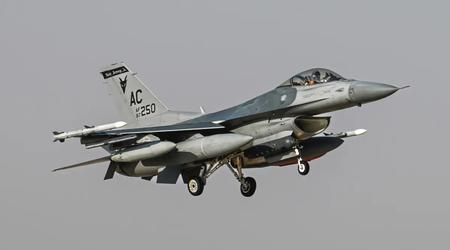 Amerikaanse F-16 Fighting Falcon-gevechtsvliegtuigen raken Iraanse wapendepots in Syrië op bevel van het Witte Huis