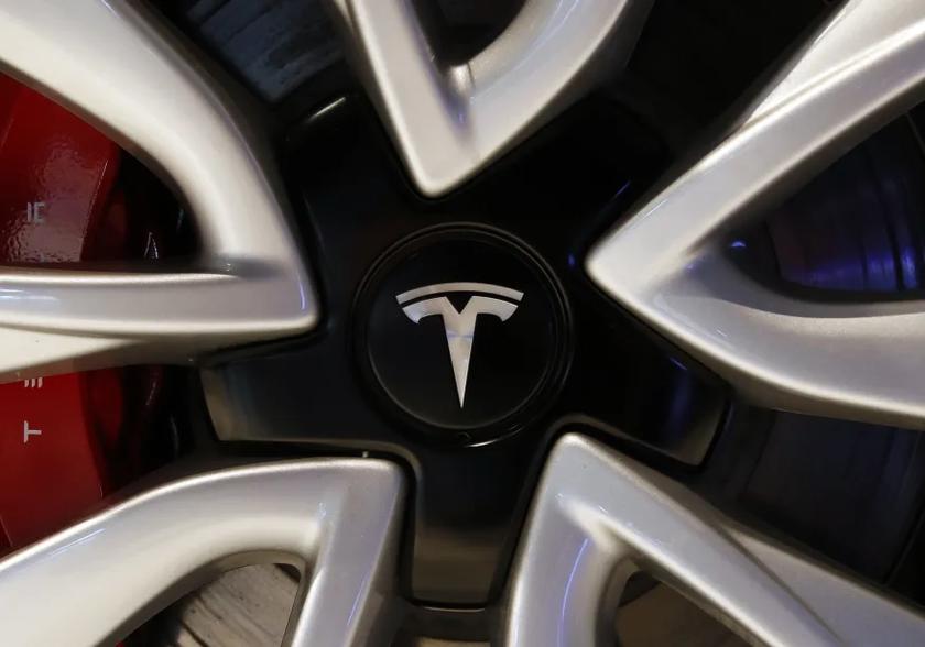 Tesla планирует лицензировать свою систему автономного вождения другим автопроизводителям