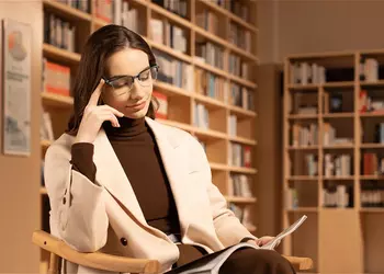 Xiaomi представила глобальную версию Smart Audio Glasses — стильных очков с функцией наушников