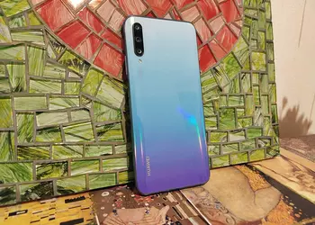 Обзор Huawei P Smart Pro (2019): памяти много не бывает