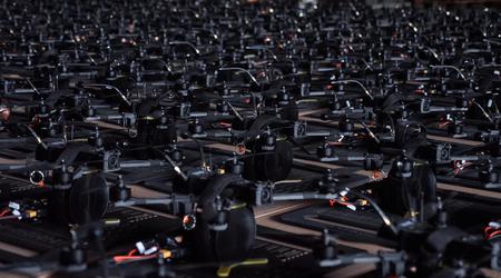 The Ukrainian Defence Forces received 500 DJI Mavic quadrocopters, 300 Phoenix 03 Heavy FPV drones and 40 Vamprie hexacopters with thermal imaging cameras