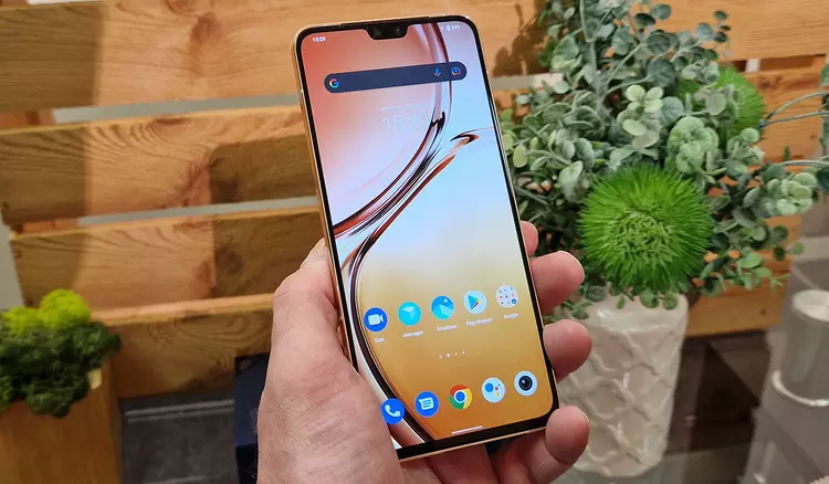 Обзор vivo V23 5G: первый в мире смартфон, изменяющий цвет корпуса