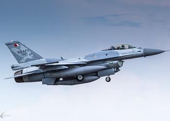 Lockheed Martin передала Королевским ВВС Бахрейна первый модернизированный истребитель F-16 Block 70 поколения 4++ по контракту стоимостью $1,12 млрд