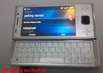 Живые фотографии серебристого Sony Ericsson XPERIA X2