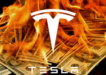 Bloomberg: Tesla «сжигает» почти полмиллиона долларов в час