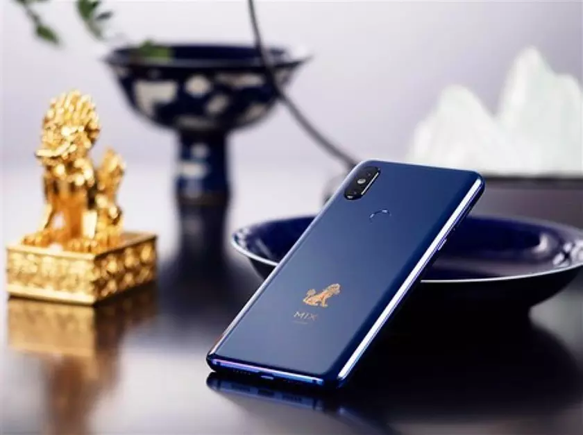 Xiaomi выпустит специальную версию Mi Mix 3 Forbidden City Edition в декабре