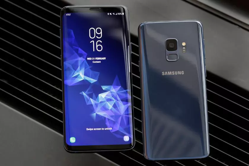 Первые жалобы на Samsung Galaxy S9: на экранах флагманов появились «мертвые зоны»