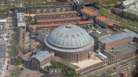 Amazon a transformé l'ancienne prison néerlandaise de Koepel en complexe de bureaux.