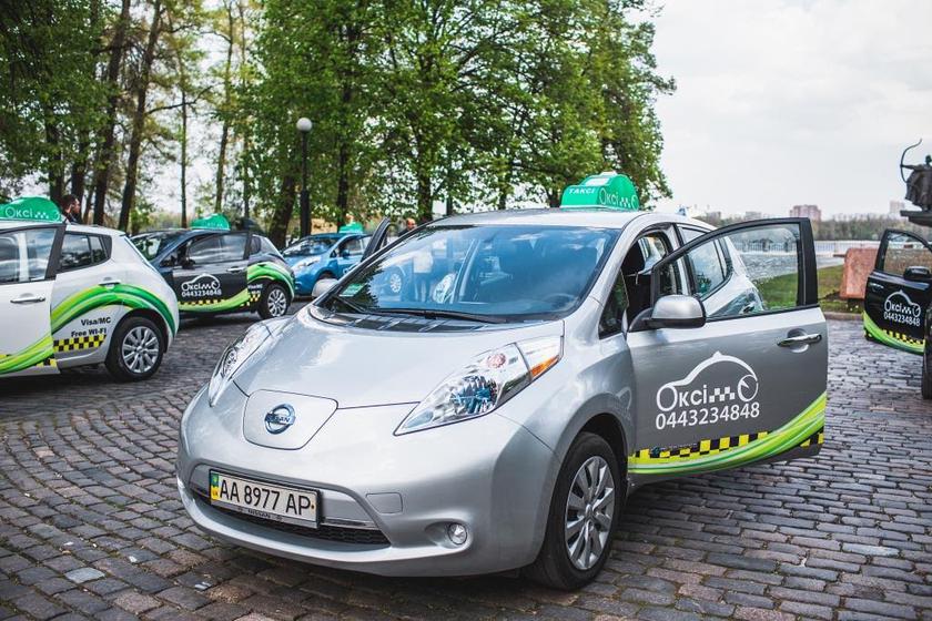 Первая служба такси электромобилей Окси-Такси в Киеве