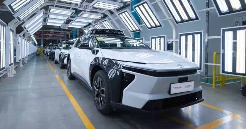 Робомобиляция: Toyota bZ4X теперь с технологиями от Pony.ai