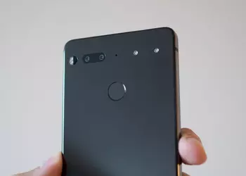 Essential Phone received a major update for the camera