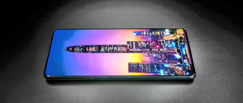 Motorola показала Moto Edge X30 Special Edition — первый в мире смартфон с 60 МП фронталкой под экраном