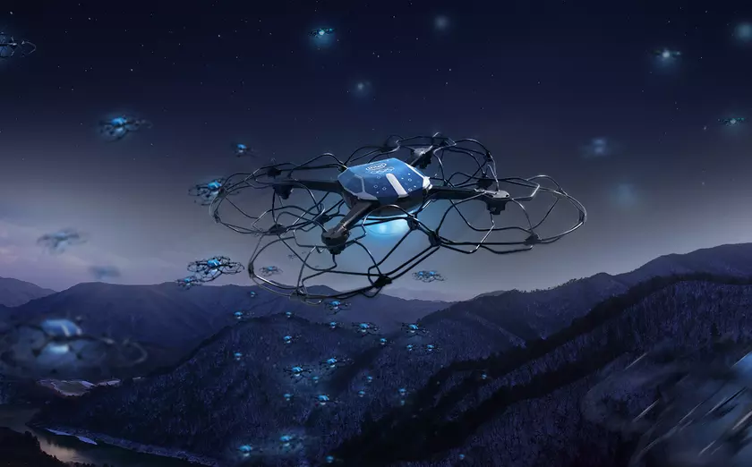 Видео: 1200 дронов рисуют воздушные фигуры на открытии Олимпиады