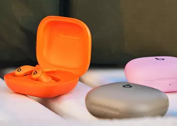 Beats выпустила Powerbeats Fit — обновленные спортивные наушники с улучшенной посадкой и автономностью