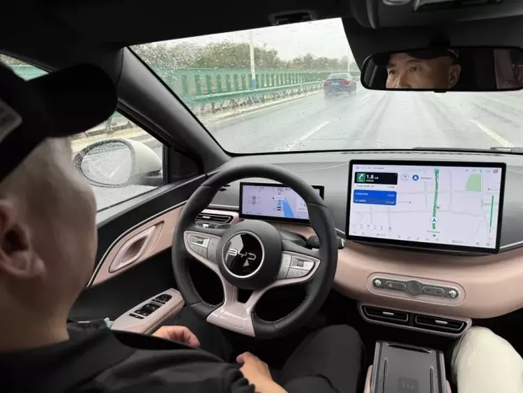 BYD берет ответственность за ДТП: действительно ли автопилот стал безопасным?