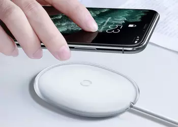 Беспроводная зарядка Baseus с портом USB-C и мощностью в 15 Вт за $13