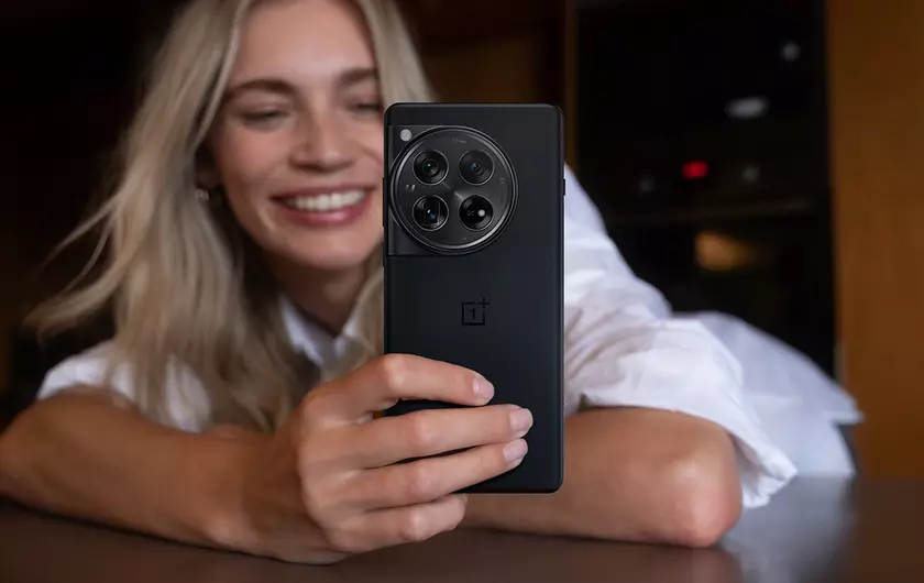 OnePlus 12 – Snapdragon 8 Gen 3, 24 ГБ ОЗУ, 120-Гц дисплей, защита IP65 и Android 14 по цене от $605