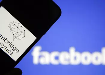 Facebook будет оповещать пользователей, чьи данные попали к Cambridge Analytica