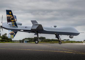 Королевские ВВС Нидерландов получили первый многоцелевой беспилотник MQ-9A Reaper стоимостью $30 млн, который будет вооружён бомбами GBU-12 и ракетами AGM-114 Hellfire II