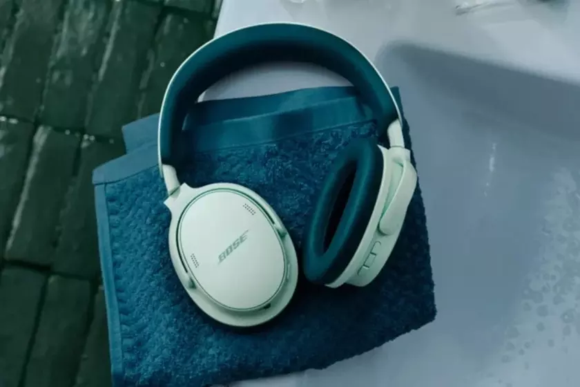 Exploring the QuietComfort 2nd Gen: Bose's Latest Noise-Cancelling Innovation