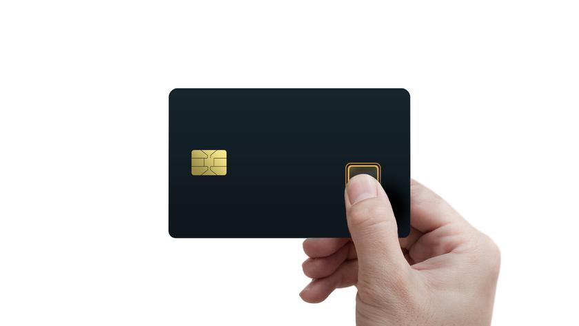 Samsung presentó un escáner de huellas dactilares seguro para tarjetas bancarias (y no solo)