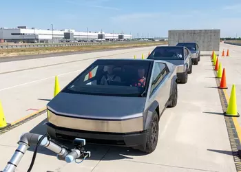 Кермо — це минуле століття: Tesla ...