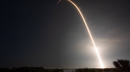 SpaceX puts 10 satellites into orbit to track hypersonic weapons