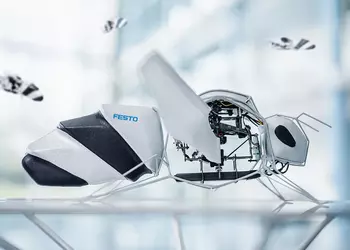 Лишь бы не как в сериале Black Mirror! На выставке Hannover Messe компания Festo представила рой бионических пчел