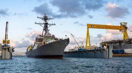 Ingalls Shipbuilding ha botado un destructor de misiles guiados Arleigh Burke Flight III de la clase Ted Stevens para la Marina de los EE.UU.