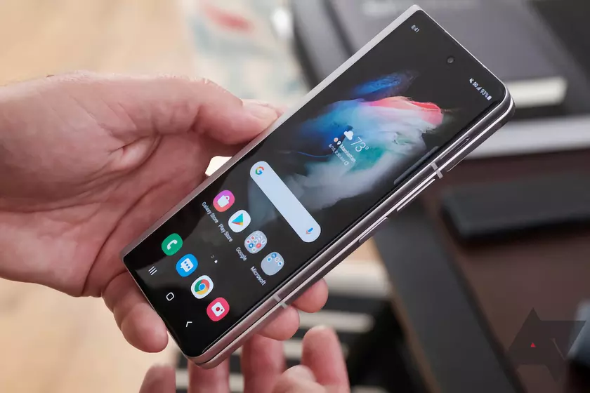 Samsung позволит разблокировать загрузчик Z Fold 3, но ценой потери камер