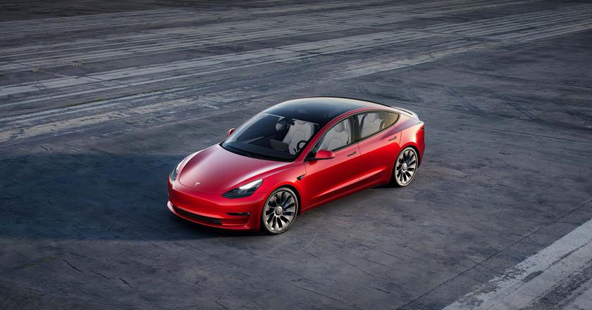 Tesla reported two fatal accidents involving Model 3 electric cars with Autopilot driver assistance system
