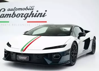 Lamborghini Temerario Tricolore: итальянский флаг, который расколол интернет