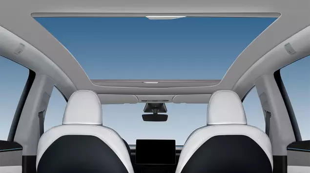 Tesla made an official retractable sunshade ...