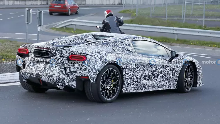 Lamborghini Temerario Spyder: когда 907 сил встречаются с открытым небом