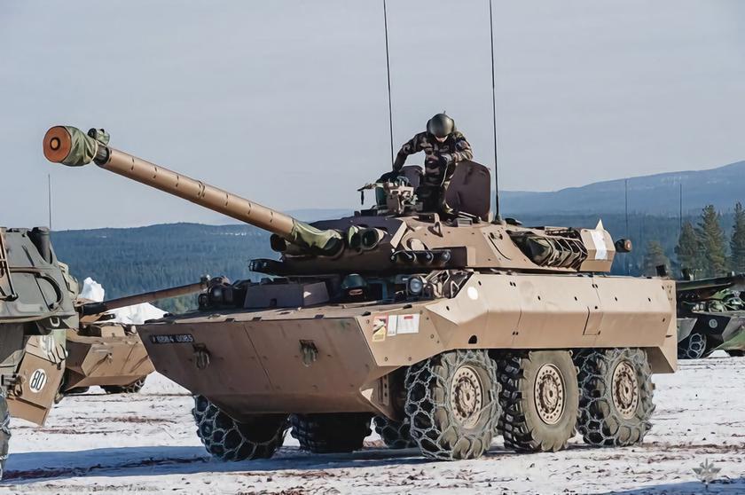 Ucrania recibirá el primer lote de carros de combate franceses AMX-10RC a finales de febrero