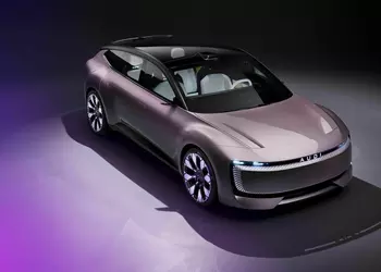 От колец к словам: Audi решает освежить свой имидж в Китае новым логотипом и электрокарами