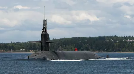 The nuclear-powered submarine USS Alabama, with Trident II intercontinental ballistic missiles with a range of over 12,000 kilometres and nuclear weapons, has a new commander