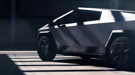 Tesla contraint de stocker des Cybertruck invendus dans le parking d'un centre commercial