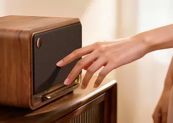 Edifier выпустила обновленную ретро-колонку M330 II в деревянном корпусе — теперь с мощностью до 120 Вт и поддержкой AirPlay 2 и LDAC